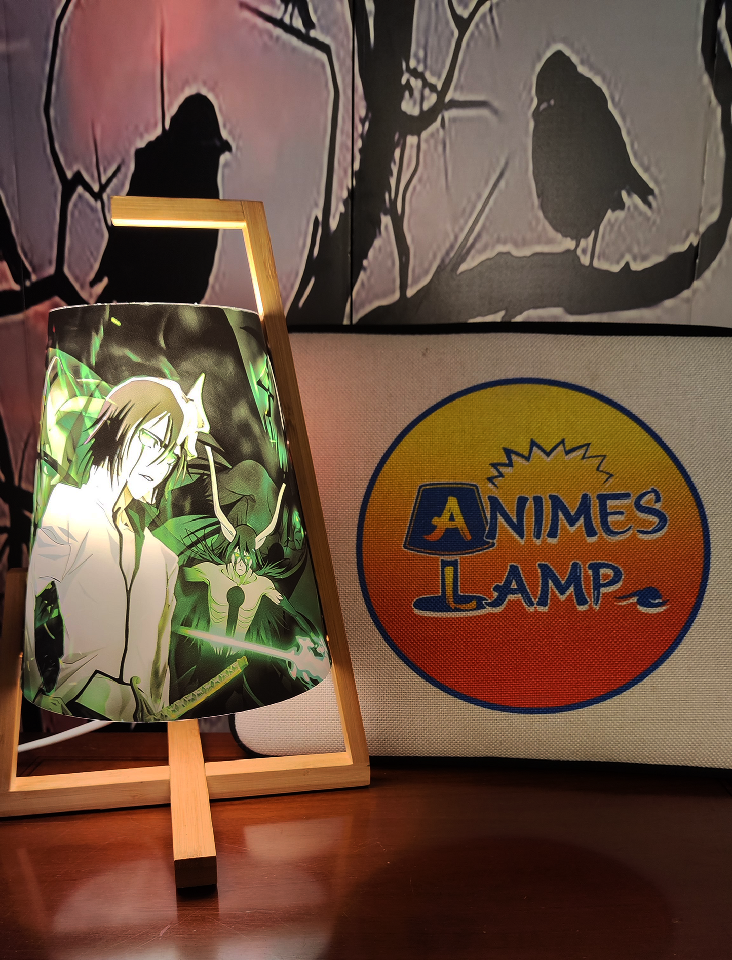 Lampada Led Anime per decorare la tua casa.Una splendida lampada anime di Ichigo e che ti consentirà di illuminare i tuoi ambienti Che sia per scopi didattici o cinematografici o anche come semplice decorazione.La lampada anime é un perfetto regalo per i tuoi Famigliari o Amici amanti degli Anime.Lampada Anime di Ichigo Tratto da Bleach Lampadina non fornita, supporto E14 Max 40W 230V-50hz-Immagine originale Prodotta dal nostro Desiner