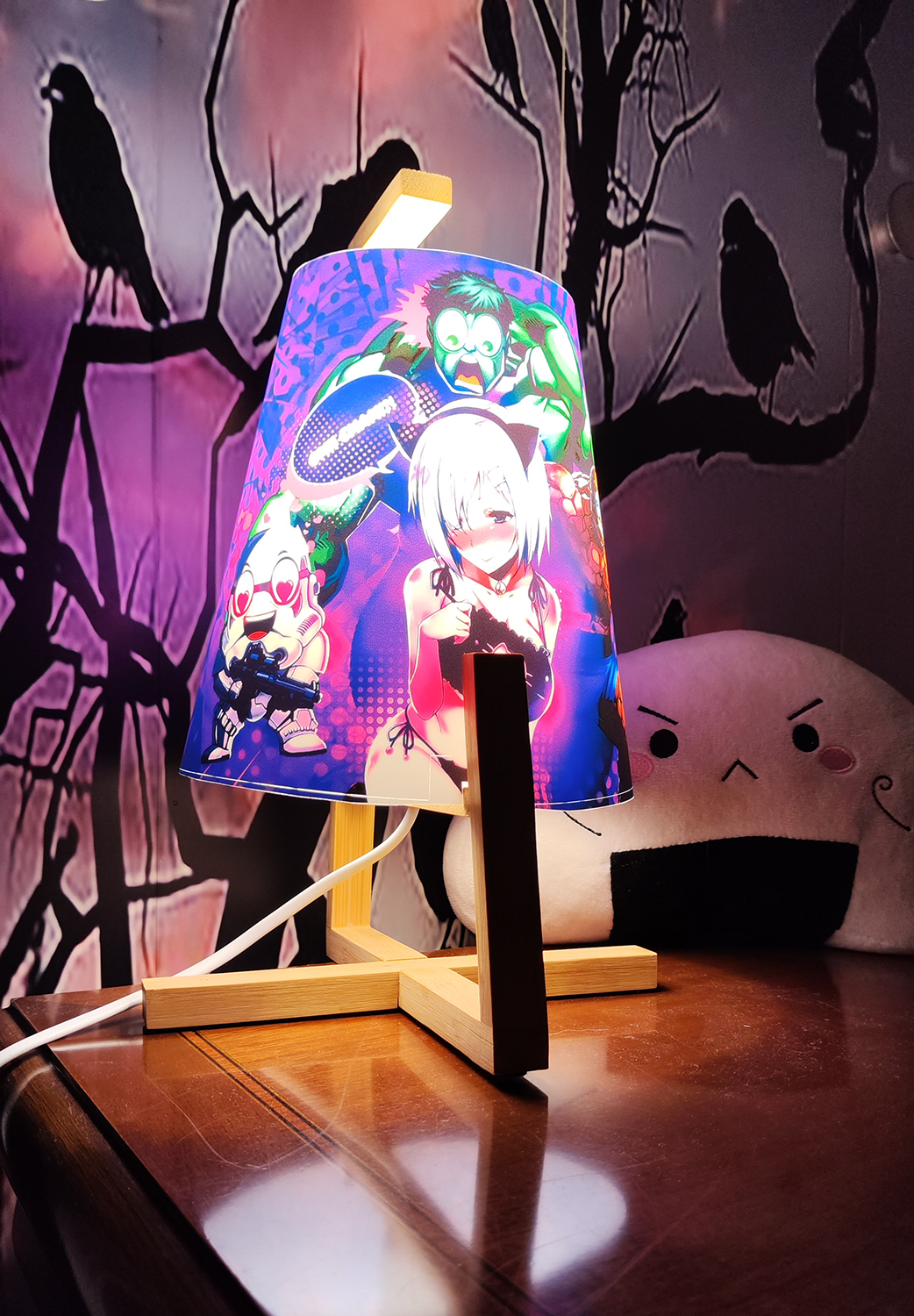 LampadaAnime per decorare la tua casa. Una splendida lampada anime Personalizzata che ti consentirà di arricchire i tuoi ambienti che sia per scopi didattici o cinematografici o anche come semplice decorazione. Ottimo prodotto! La lampada anime é un perfetto regalo per i tuoi Famigliari o Amici amanti dei Manga. Adatta come regalo di natale.-Lampadina non fornita, supporto E14 Max 40W 230V-50hz- -Immagine originale Prodotta dal nostro Desiner