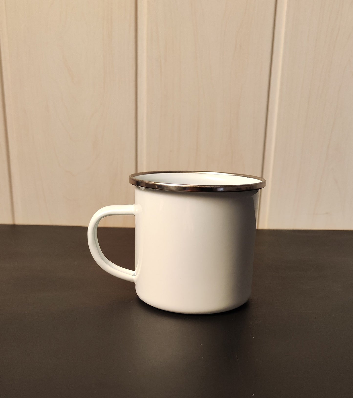 Tazze personalizzate a tema anime e manga. Richiedi la tua Tazza con il tuo animale, persona o personaggio preferito. Ci adeguiamo ad ogni richiesta contattaci via Email a OfficialCreationLamp@gmail.com, preferibilmente sul nostro Instagram. Tazze di tutti i tipi OnePiece, Dragonball, Naruto, DemonSlayer e molto altro. Tazza In Metallo