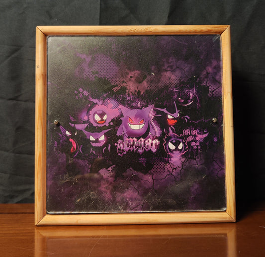 LightBox Anime per decorare la tua casa.
Una splendida LightBox anime di Gengar che ti consentirà di illuminare i tuoi ambienti
che sia per scopi didattici o cinematografici o anche come semplice decorazione.
La lampada anime é un perfetto regalo per i tuoi Famigliari o Amici
amanti dei Manga.
Light box lamp anime di Gengar Tratto da Pokemon
-Batterie non fornite 3 x AA LR6
-Variante Led Caricabile con USBC
-Cavo USBC non fornito
-Immagine originale Prodotta dal nostro Desiner